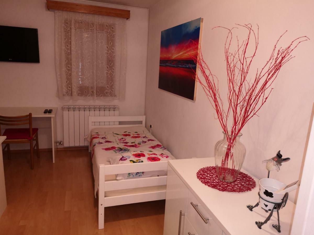 Studio Bubi Koper Luaran gambar
